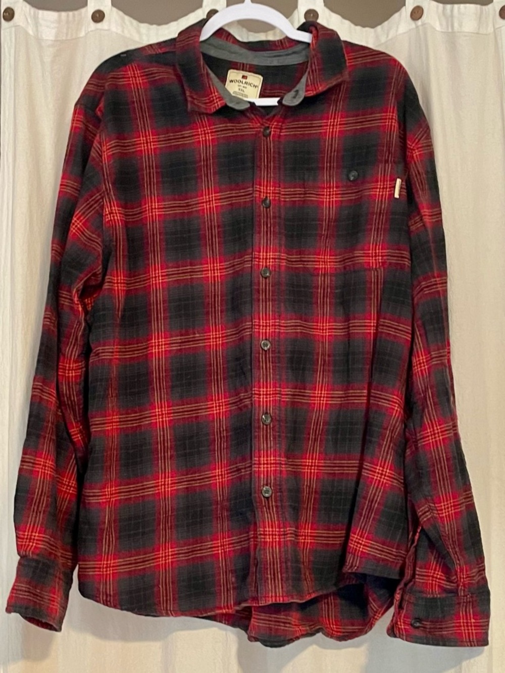 Men’s XXL Woolrich long-sleeve red, navy and black cotton flannel button-down